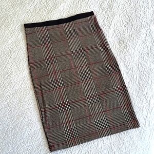 Topshop stretchy plaid houndstooth below-knee pencil skirt size 6